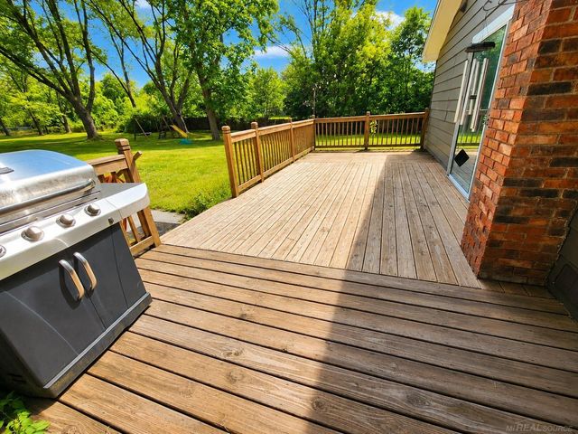 2100 Pompey Road, Waterford Twp, MI 48327