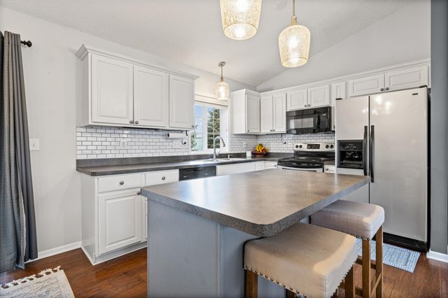 6509 147th Street W, Savage, MN 55378