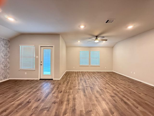 727 Meadow Creek Lane, Josephine, TX 75189