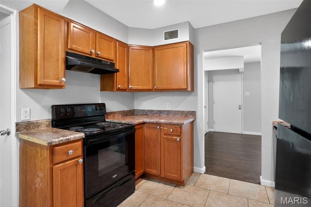 10112 Jett Drive, St Louis, MO 63136