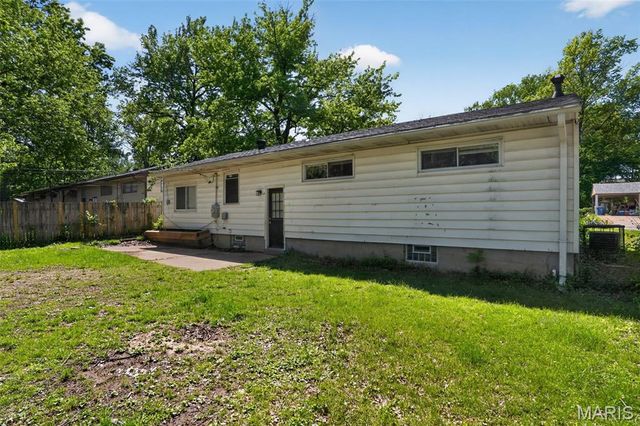 10112 Jett Drive, St Louis, MO 63136