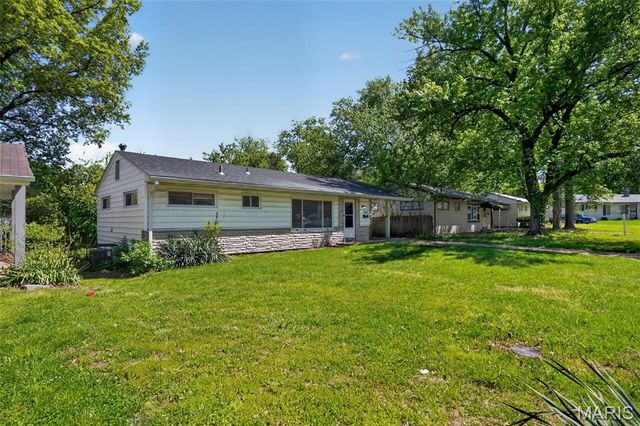 10112 Jett Drive, St Louis, MO 63136