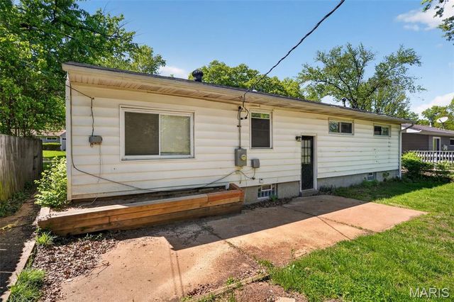 10112 Jett Drive, St Louis, MO 63136