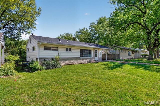 10112 Jett Drive, St Louis, MO 63136