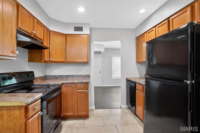 10112 Jett Drive, St Louis, MO 63136