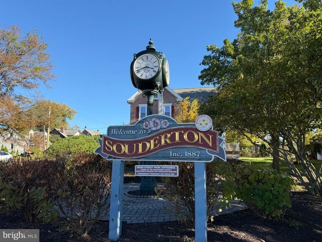 116 CENTRAL AVE, Souderton, PA 18964