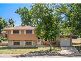 1827 Montezuma Dr, Colorado Springs, CO 80910