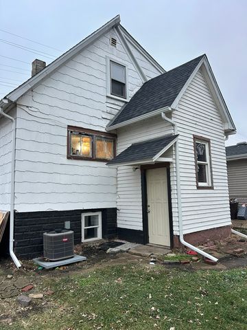 945 Sard Avenue, Aurora, IL 60506