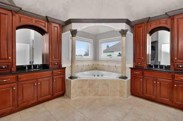 1 Crenshaw Court, Bolingbrook, IL 60490