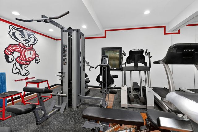 1 Crenshaw Court, Bolingbrook, IL 60490