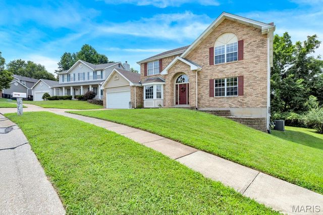 2910 Championship Boulevard, Oakville, MO 63129