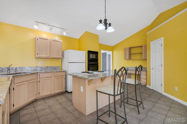 2910 Championship Boulevard, Oakville, MO 63129