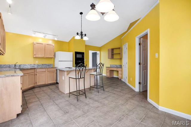 2910 Championship Boulevard, Oakville, MO 63129