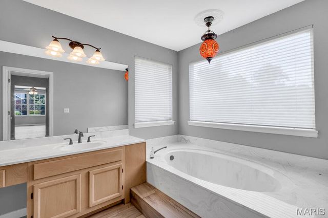 2910 Championship Boulevard, Oakville, MO 63129