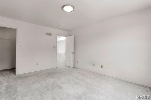 2910 Championship Boulevard, Oakville, MO 63129