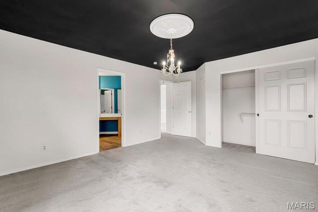 2910 Championship Boulevard, Oakville, MO 63129