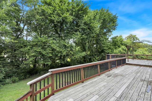 2910 Championship Boulevard, Oakville, MO 63129
