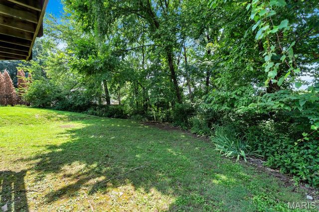 2910 Championship Boulevard, Oakville, MO 63129