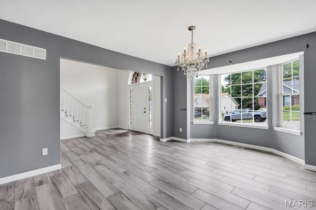 2910 Championship Boulevard, Oakville, MO 63129