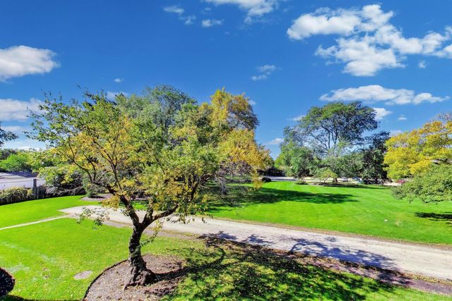 1415 E Central Road 222C, Arlington Heights, IL 60005