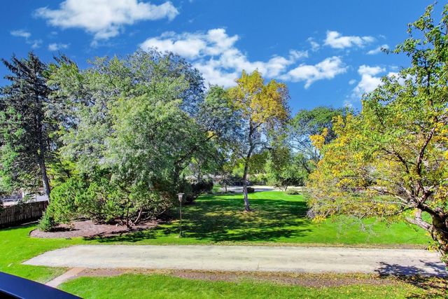 1415 E Central Road 222C, Arlington Heights, IL 60005