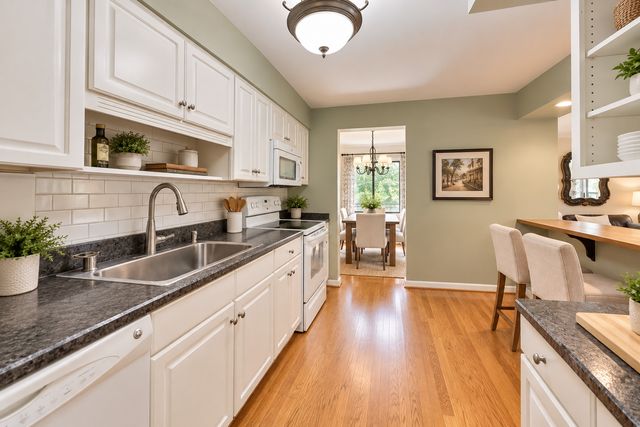 1415 E Central Road 222C, Arlington Heights, IL 60005