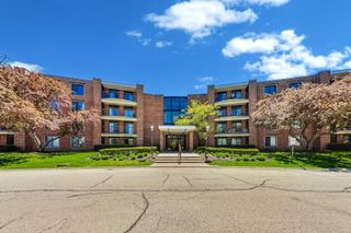 1415 E Central Road 222C, Arlington Heights, IL 60005