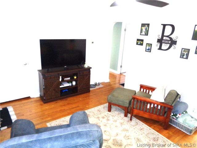 9 Louise Street, Jeffersonville, IN 47130