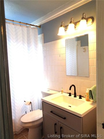 9 Louise Street, Jeffersonville, IN 47130