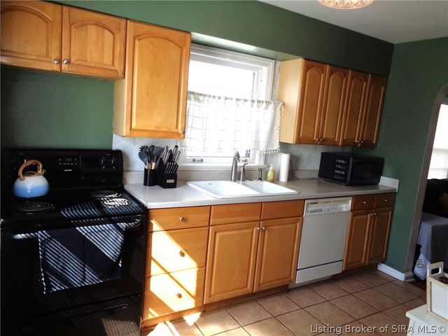 9 Louise Street, Jeffersonville, IN 47130