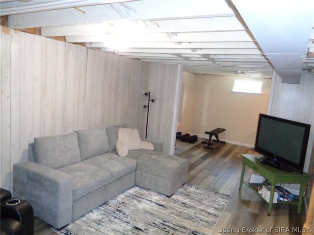 9 Louise Street, Jeffersonville, IN 47130