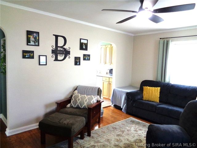 9 Louise Street, Jeffersonville, IN 47130