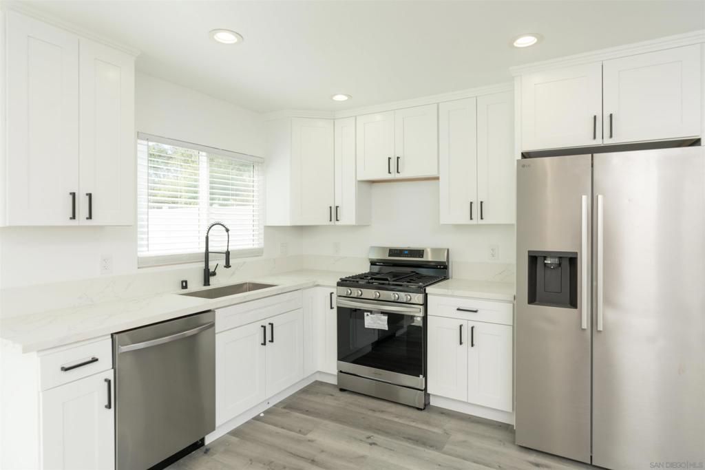 Image 3 of property listing at 430 47th, San Diego, CA 92102