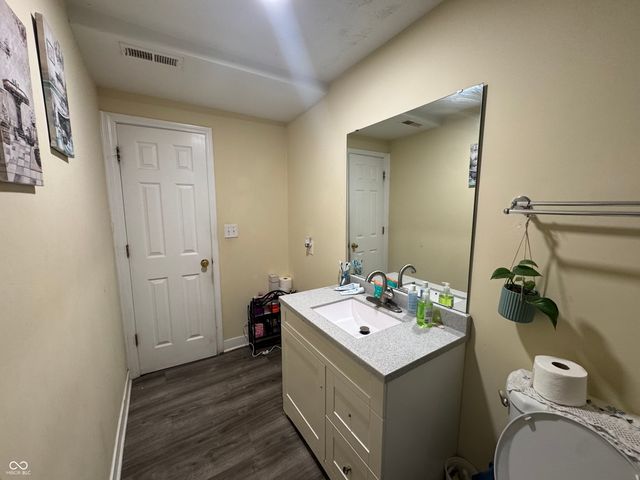 1122 Waldemere Avenue, Indianapolis, IN 46241