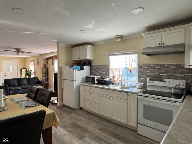 1122 Waldemere Avenue, Indianapolis, IN 46241