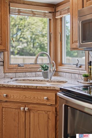 7115 Glynoaks Drive, Lincoln, NE 68516