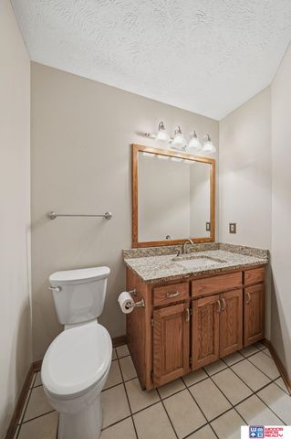 7115 Glynoaks Drive, Lincoln, NE 68516