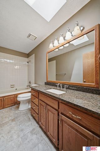 7115 Glynoaks Drive, Lincoln, NE 68516