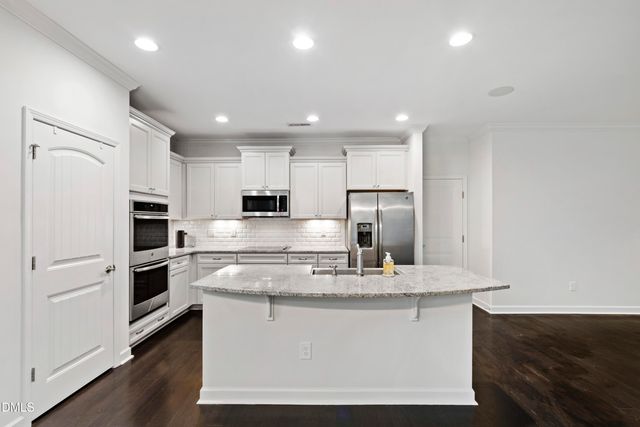 8121 Fieldcrest Lane, Fuquay Varina, NC 27526