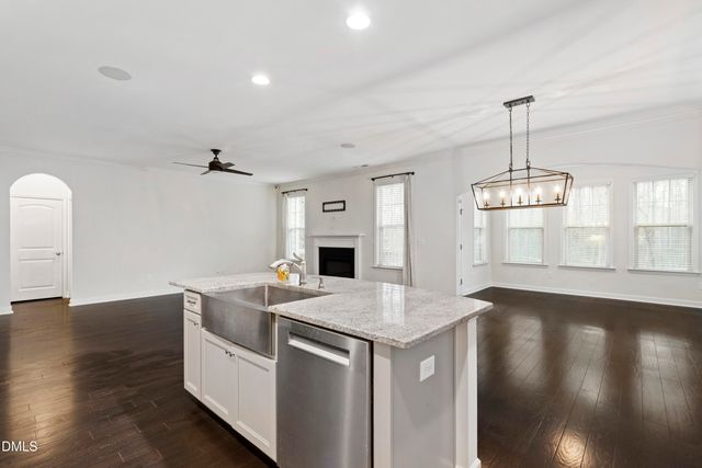 8121 Fieldcrest Lane, Fuquay Varina, NC 27526