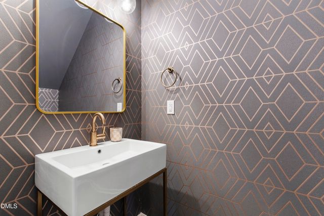 8121 Fieldcrest Lane, Fuquay Varina, NC 27526