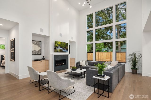 16026 Main Street, Bellevue, WA 98008