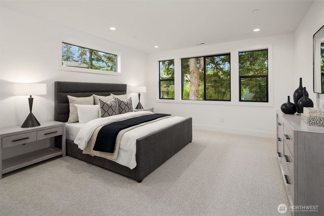 16026 Main Street, Bellevue, WA 98008