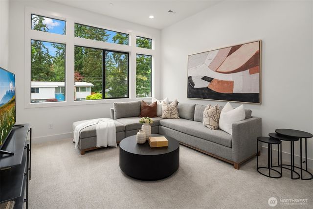 16026 Main Street, Bellevue, WA 98008