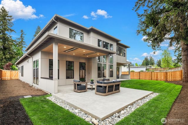 16026 Main Street, Bellevue, WA 98008