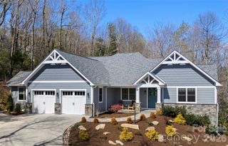255 Dalhousie Court, Flat Rock, NC 28731