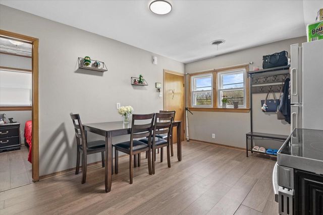 5102 Nicholson AVENUE, Cudahy, WI 53110