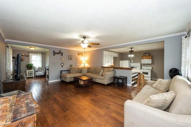 5102 Nicholson AVENUE, Cudahy, WI 53110