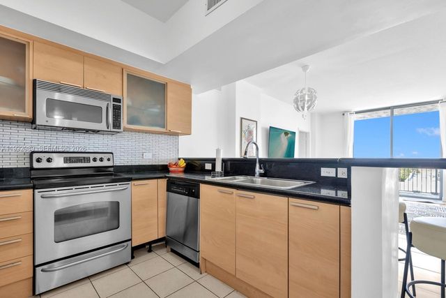 140 S Dixie Hwy 403, Hollywood, FL 33020