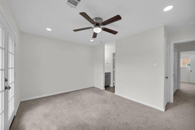 6111 Beverly Hill Street 32, Houston, TX 77057